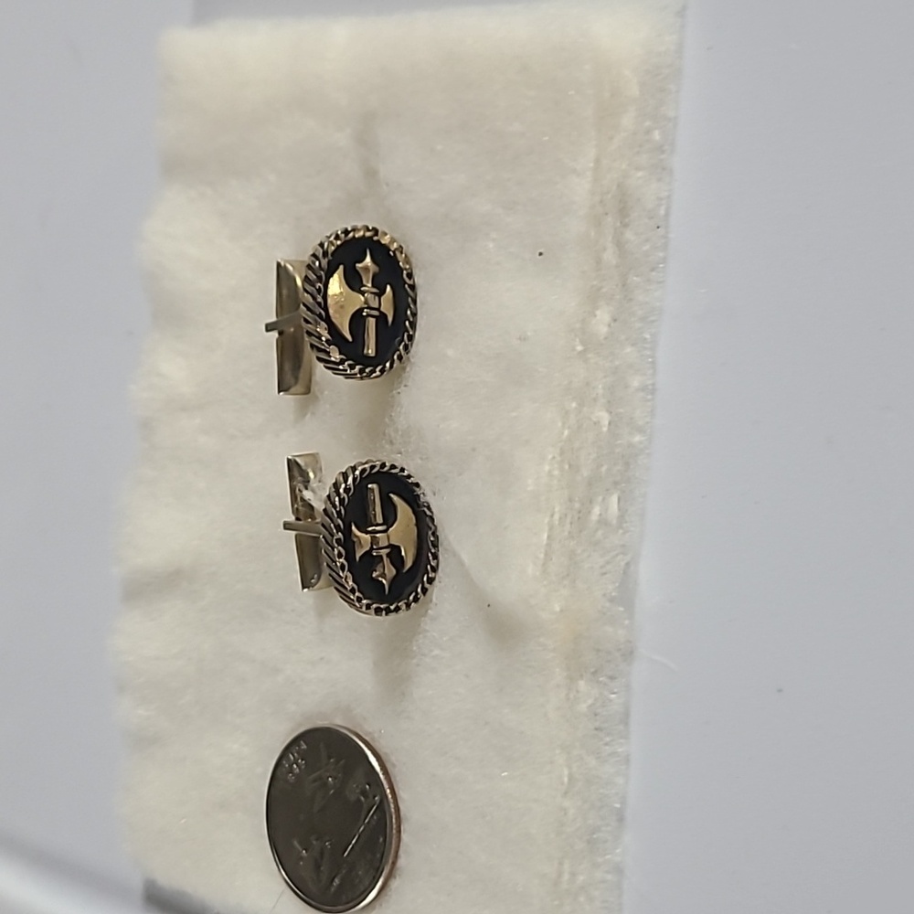 Cufflinks